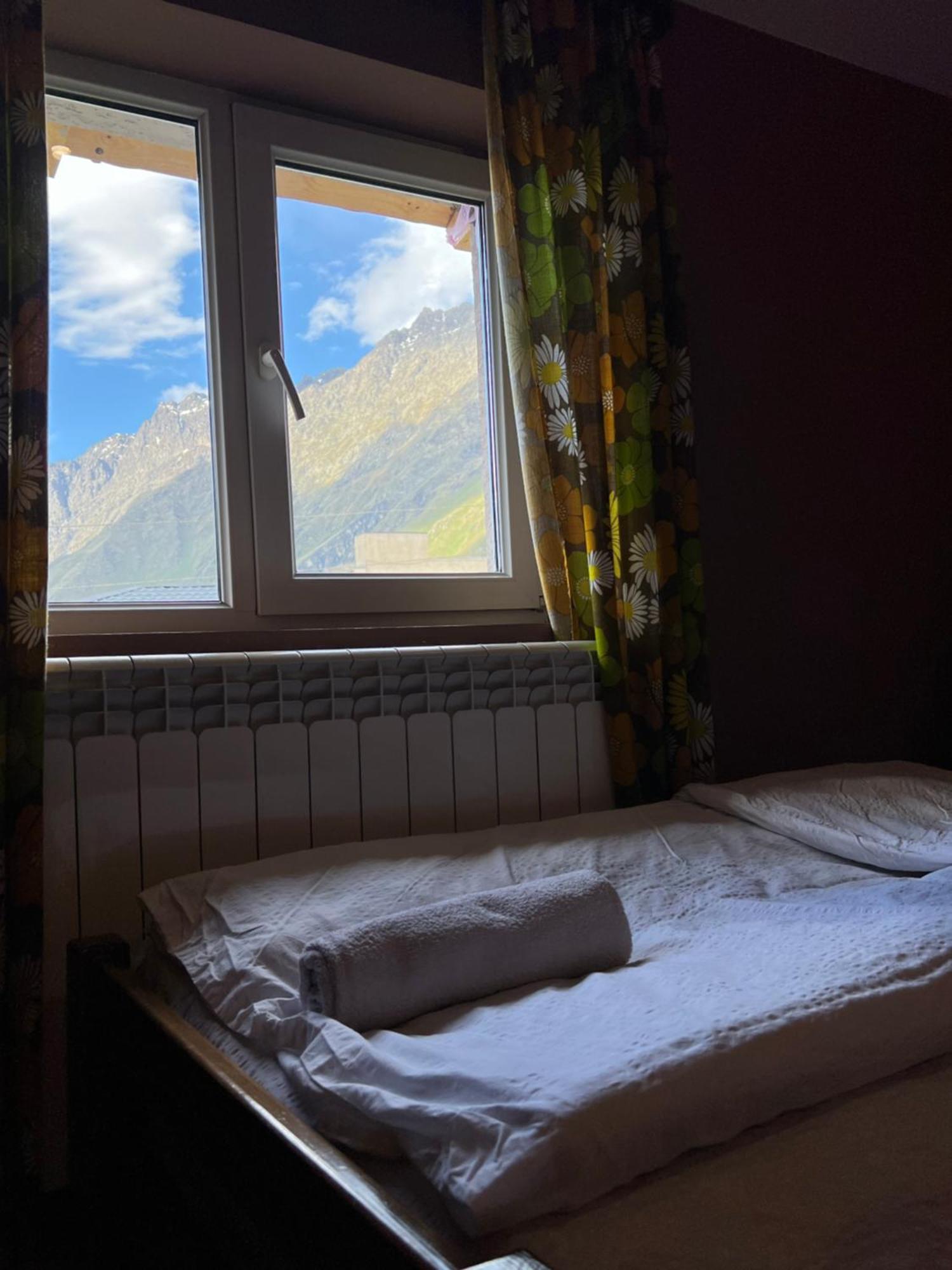 Guest House 15 Kazbegi Exteriör bild
